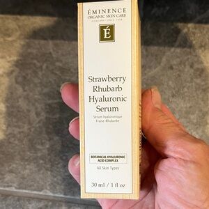 Éminence Strawberry Rhubarb Hyaluronic Serum - Cream